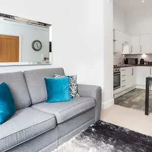 Apartment 4 The Keyes- Stunning & Stylish With Free Parking, York